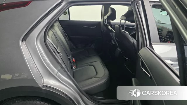 Kia Di Ol Nu Niro 2023 Серебристо-серый из Кореи, фото 3