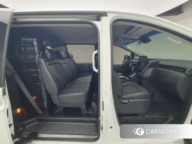 Hyundai Staria 2024 Белый из Кореи, фото 3