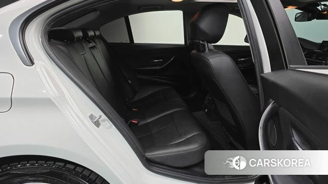 BMW 3 Series (F30) 2018 Белый из Кореи, фото 3