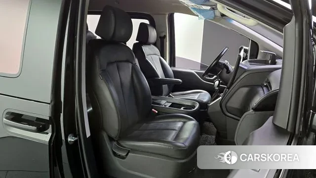 Hyundai Staria 2022 Черный из Кореи, фото 3