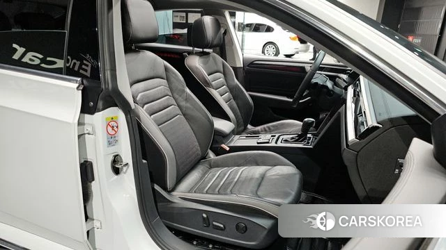 Volkswagen Arteon 2023 Белый из Кореи, фото 3