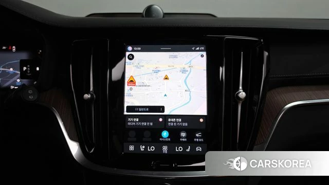 Volvo V60 Cross-Country 2nd Generation 2024 Белый из Кореи, фото 3