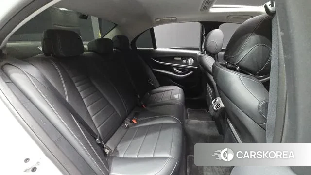 Mercedes-Benz E-Class W213 2020 Белый из Кореи, фото 3