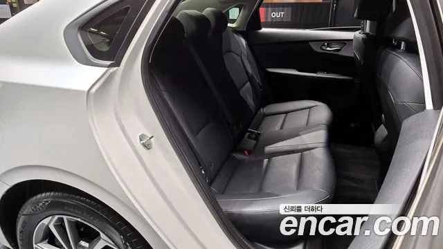 Kia The New K3 2nd generation 2021 Белый из Кореи, фото 3