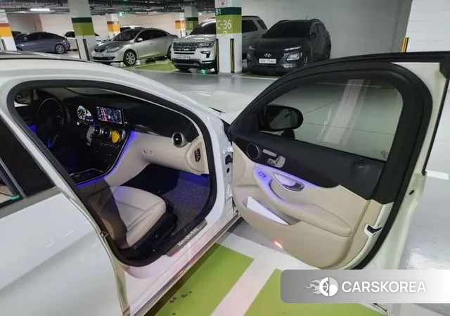 Mercedes-Benz C-Class W205 2021 Белый из Кореи, фото 3