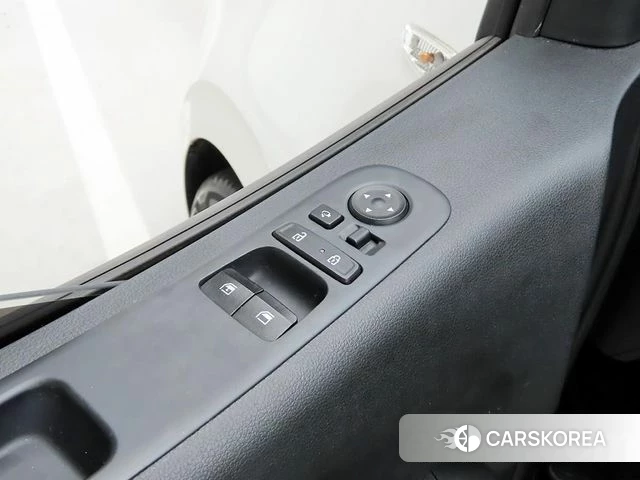 Hyundai Staria 2021 Белый из Кореи, фото 3