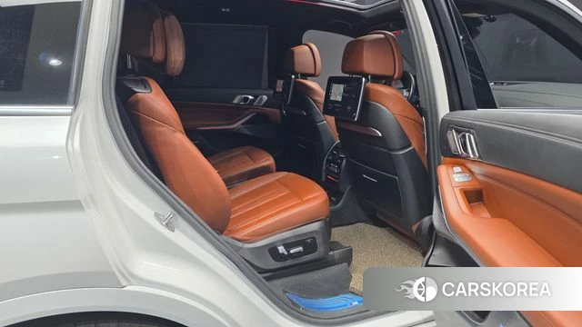 BMW X7 (G07) 2022 Белый из Кореи, фото 3