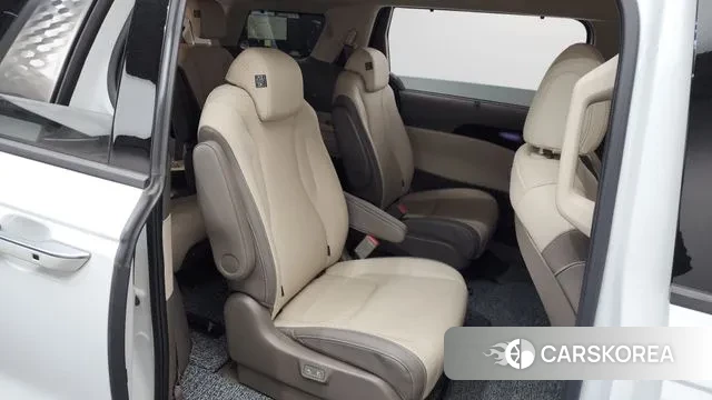 Kia Carnival 4th generation 2023 Белый из Кореи, фото 3