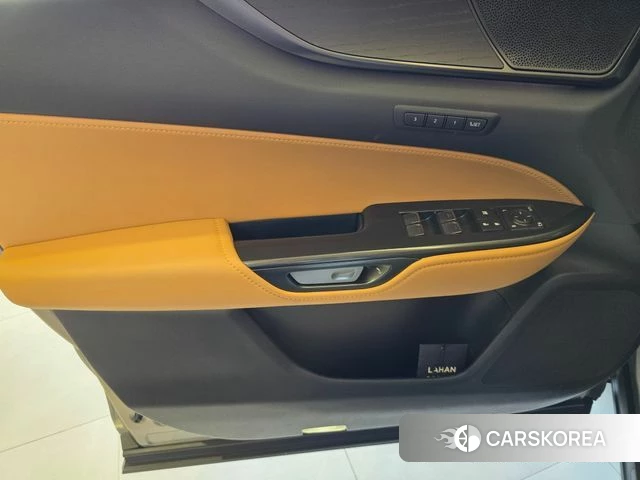 Lexus NX350h Second generation 2025 Песочный из Кореи, фото 3