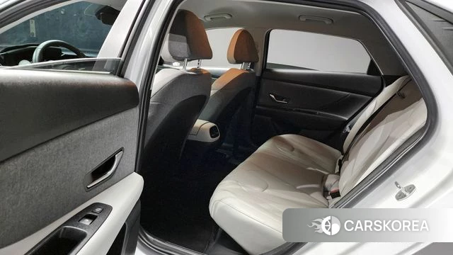 Hyundai Avante Hybrid (CN7) 2021 Белый из Кореи, фото 3