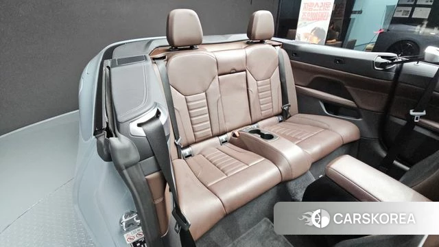 BMW 4 Series (G22) 2023 Серебристо-серый из Кореи, фото 3