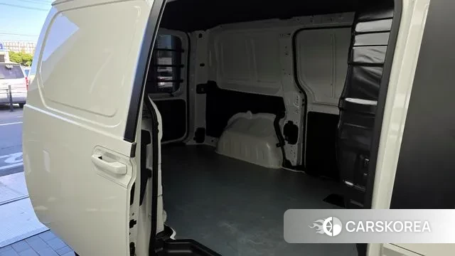 Hyundai Staria 2025 Белый из Кореи, фото 3