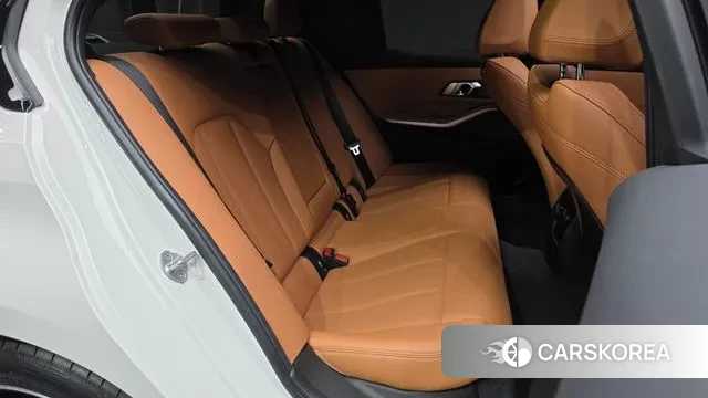 BMW 3 Series (G20) 2023 Белый из Кореи, фото 3