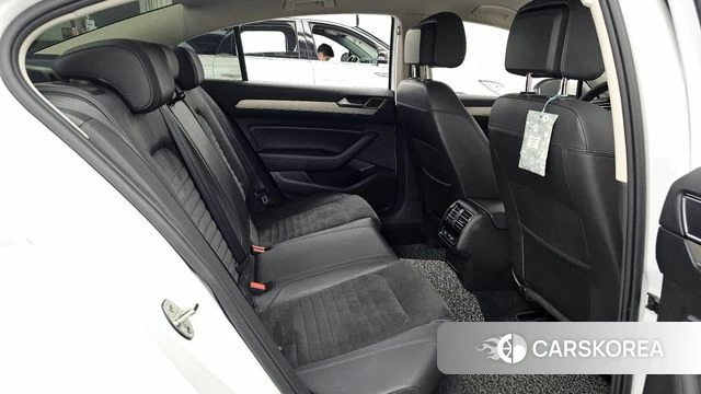 Volkswagen Passat GT (B8) 2018 Белый из Кореи, фото 3