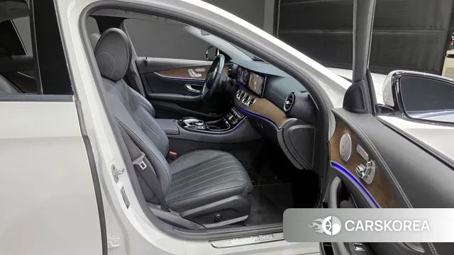 Mercedes-Benz E-Class W213 2020 Белый из Кореи, фото 3