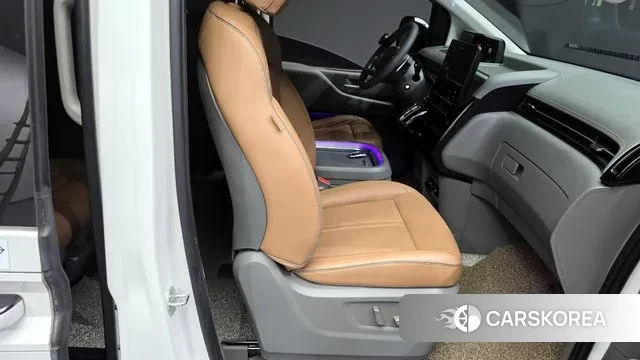Hyundai Staria 2022 Белый из Кореи, фото 3