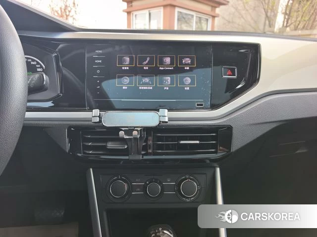 Volkswagen Polo 2022 Белый из Китая, фото 3