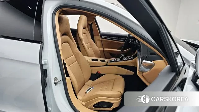 Porsche Panamera (971) 2023 Белый из Кореи, фото 3