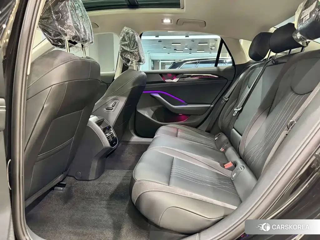 Volkswagen Magotan 2026 Черный из Китая, фото 3