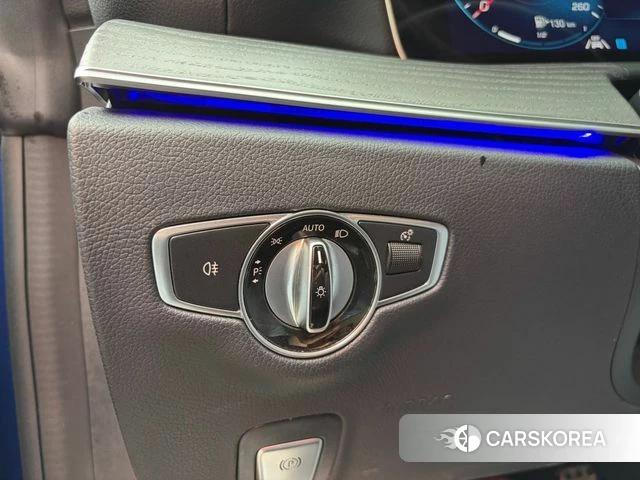 Mercedes-Benz E-Class W213 2022 Синий из Кореи, фото 3