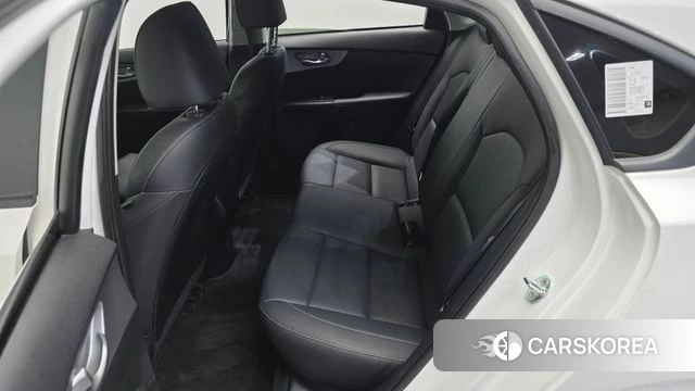 Kia The New K3 2nd generation 2021 Белый из Кореи, фото 3