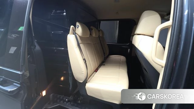 Hyundai Staria 2023 Серый из Кореи, фото 3