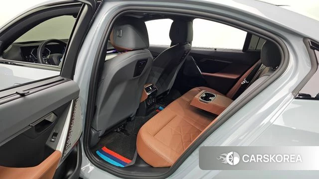 BMW 5 Series (G60) 2025 Серебристо-серый из Кореи, фото 3