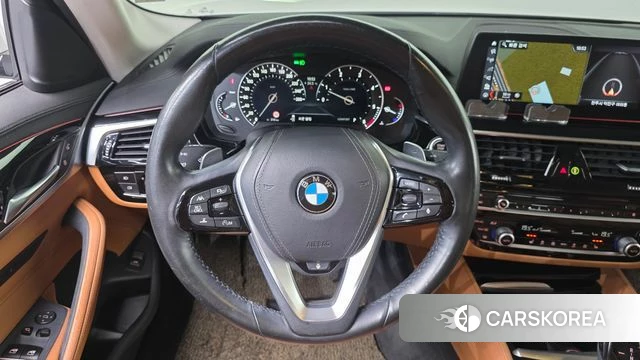 BMW 5 Series (G30) 2018 Белый из Кореи, фото 3
