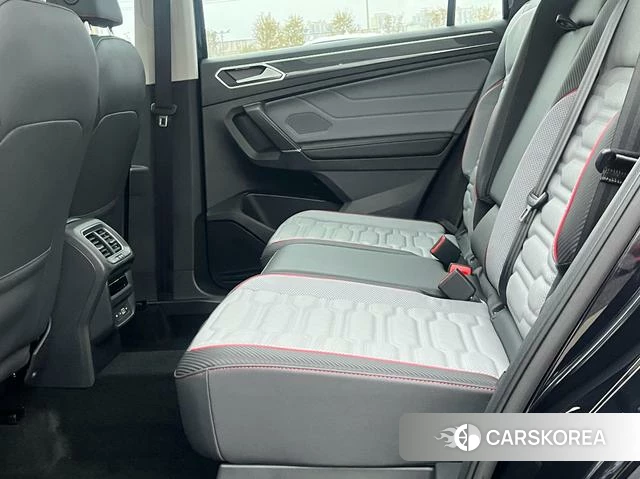 Volkswagen Tiguan L PHEV 2022 Черный из Китая, фото 3