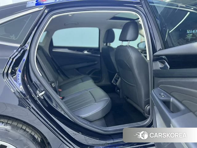 Volkswagen Passat 2022 Черный из Китая, фото 3