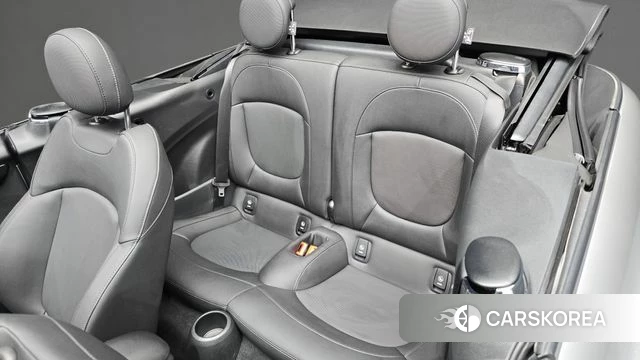 Mini Cooper Convertible 2024 Серебряный из Кореи, фото 3