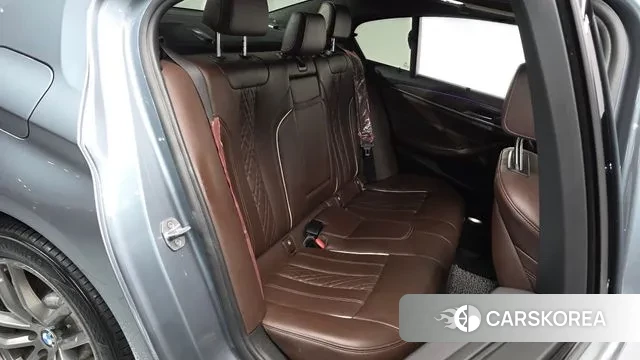 BMW 5 Series (G30) 2018 Серебряный из Кореи, фото 3