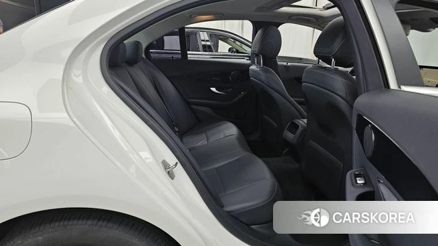 Mercedes-Benz C-Class W205 2018 Белый из Кореи, фото 3