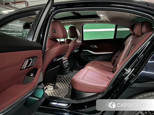 BMW 3 series 2022 Черный из Китая, фото 3