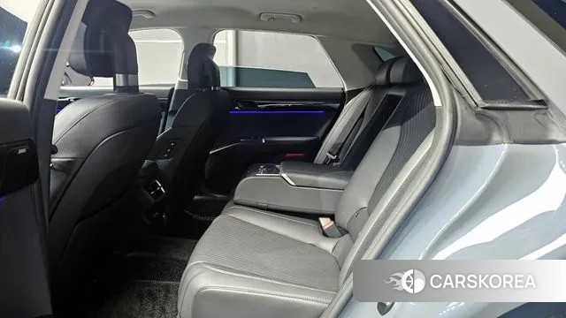 Hyundai Grandeur (GN7) 2024 Серебристо-серый из Кореи, фото 3