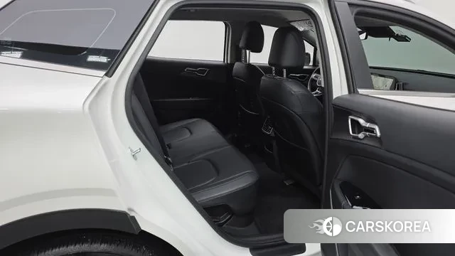 Kia Sportage 5th Generation Hybrid 2022 Белый из Кореи, фото 3