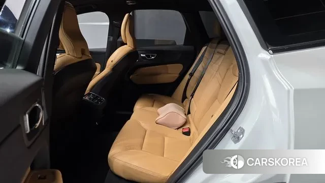 Volvo XC60 second Generation 2019 Белый из Кореи, фото 3