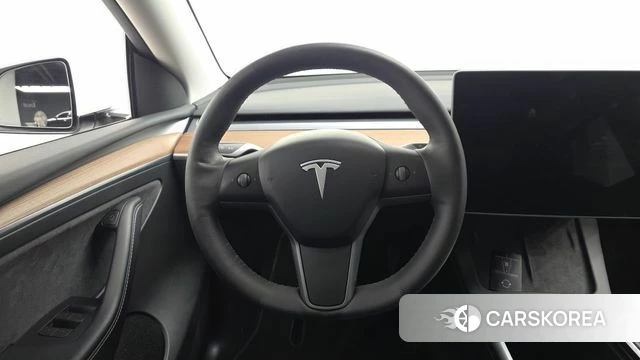 Tesla Model Y 2023 Белый из Кореи, фото 3