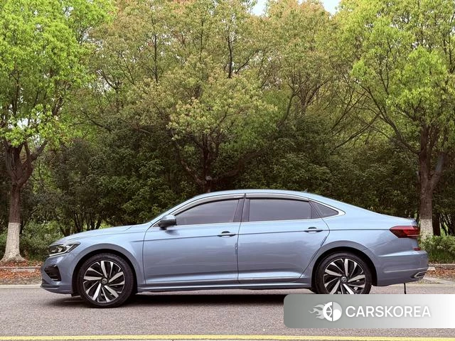 Volkswagen Passat 2022 Синий из Китая, фото 3