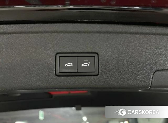 Volkswagen Touareg 3rd generation 2020 Черный из Кореи, фото 3