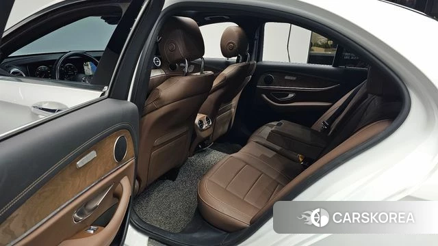 Mercedes-Benz E-Class W213 2021 Белый из Кореи, фото 3