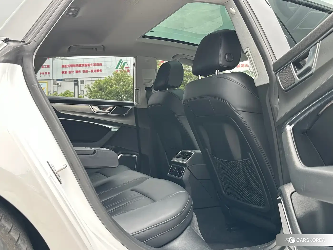 Audi A7 2022 Белый из Китая, фото 3