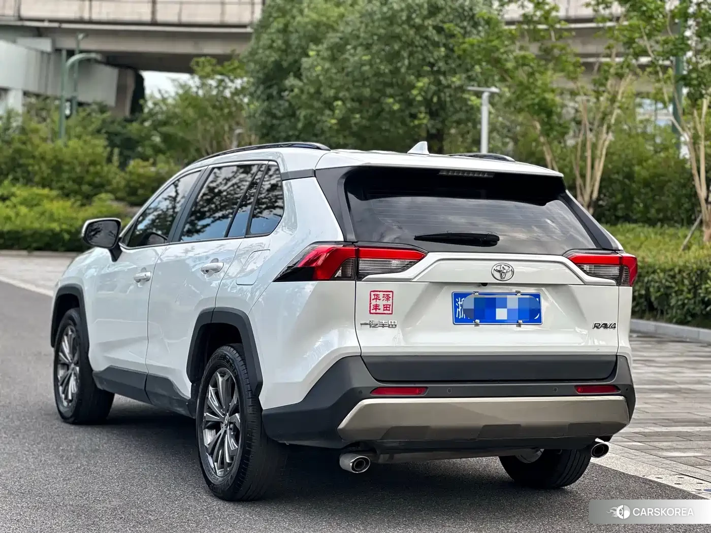 Toyota RAV4 2023 Белый из Китая, фото 3