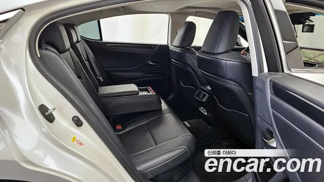 Lexus ES300h 7th generation 2019 Белый из Кореи, фото 3