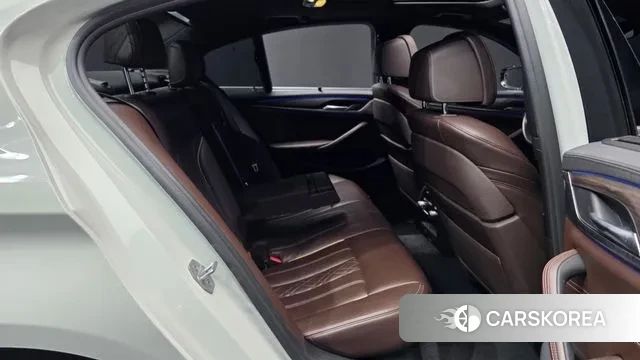 BMW 5 Series (G30) 2018 Белый из Кореи, фото 3