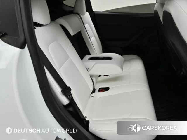 Tesla Model Y 2023 Белый из Кореи, фото 3