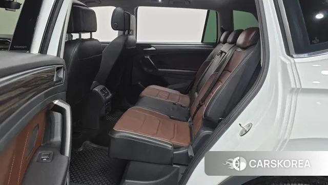 Volkswagen Tiguan Allspace 2022 Белый из Кореи, фото 3