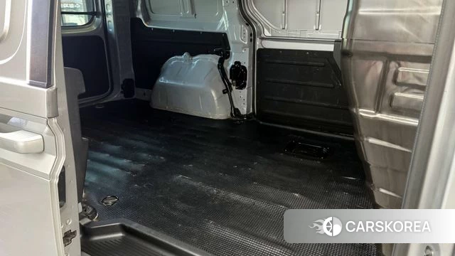 Hyundai Staria 2022 Серебряный из Кореи, фото 3