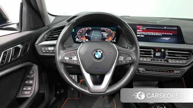 BMW 1 Series (F40) 2021 Черный из Кореи, фото 3