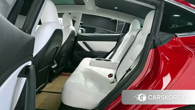 Tesla Model 3 2020 Красный из Кореи, фото 3